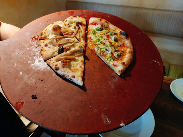 ナポリの食卓ピザ
